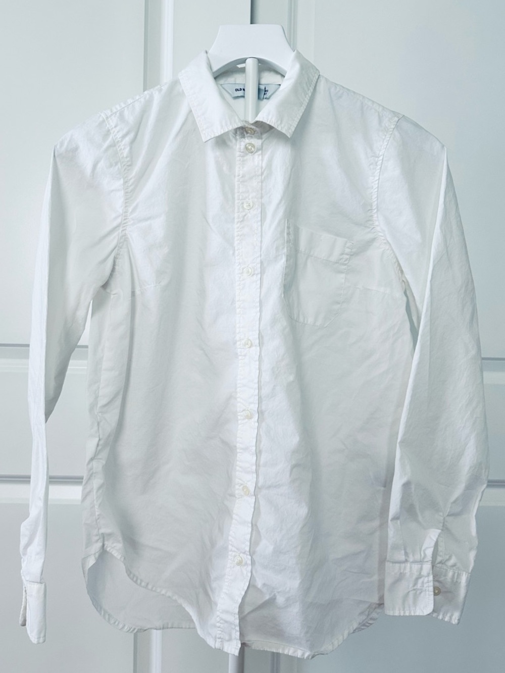 Women’s Old Navy Long Sleeve White Button Down Shirt Size S